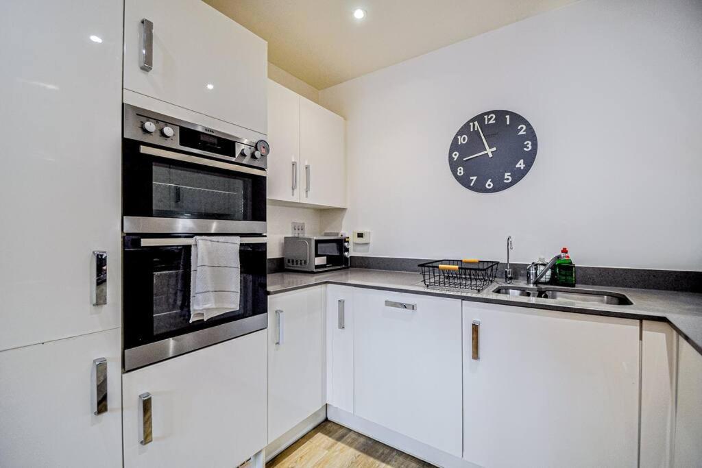 Entire House Sleeps 8 Near The River Thames Мейдънхед Екстериор снимка