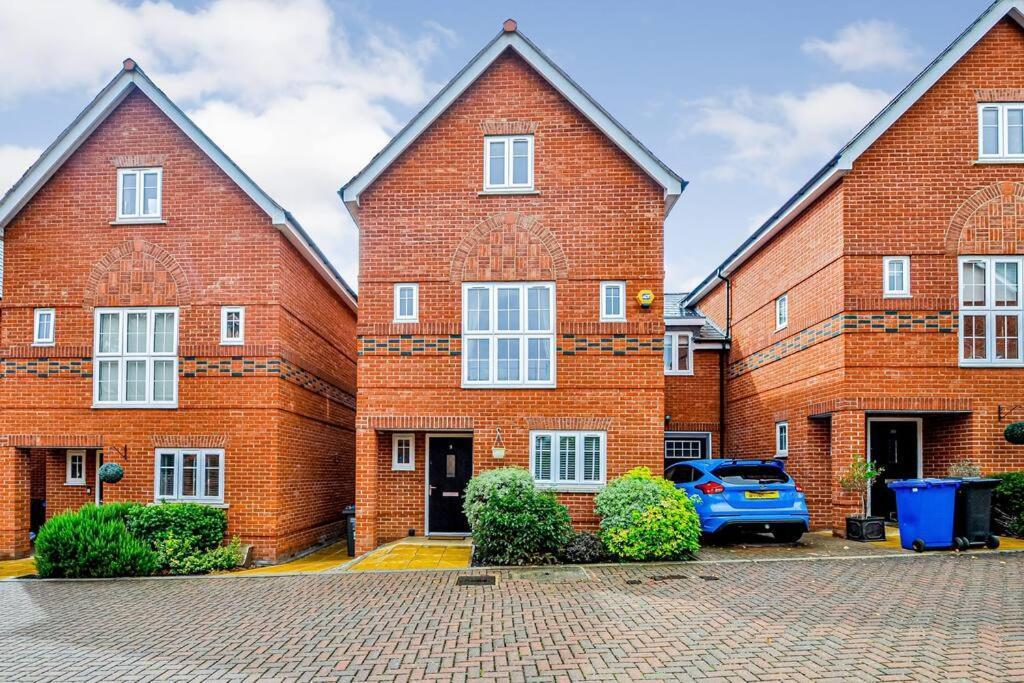 Entire House Sleeps 8 Near The River Thames Мейдънхед Екстериор снимка