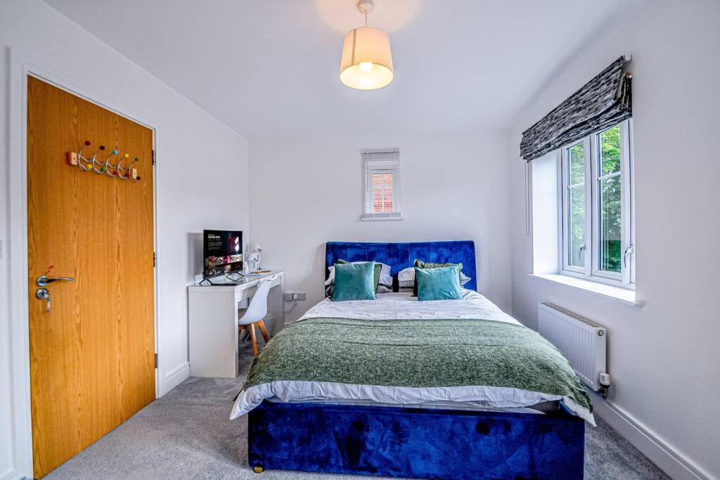 Entire House Sleeps 8 Near The River Thames Мейдънхед Екстериор снимка