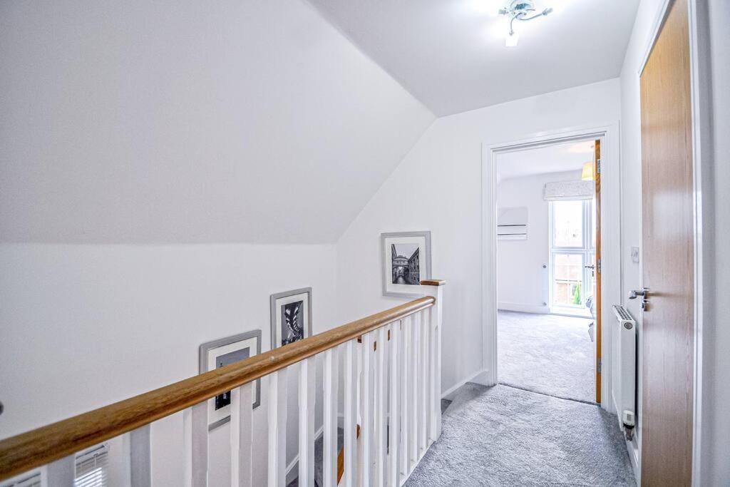 Entire House Sleeps 8 Near The River Thames Мейдънхед Екстериор снимка