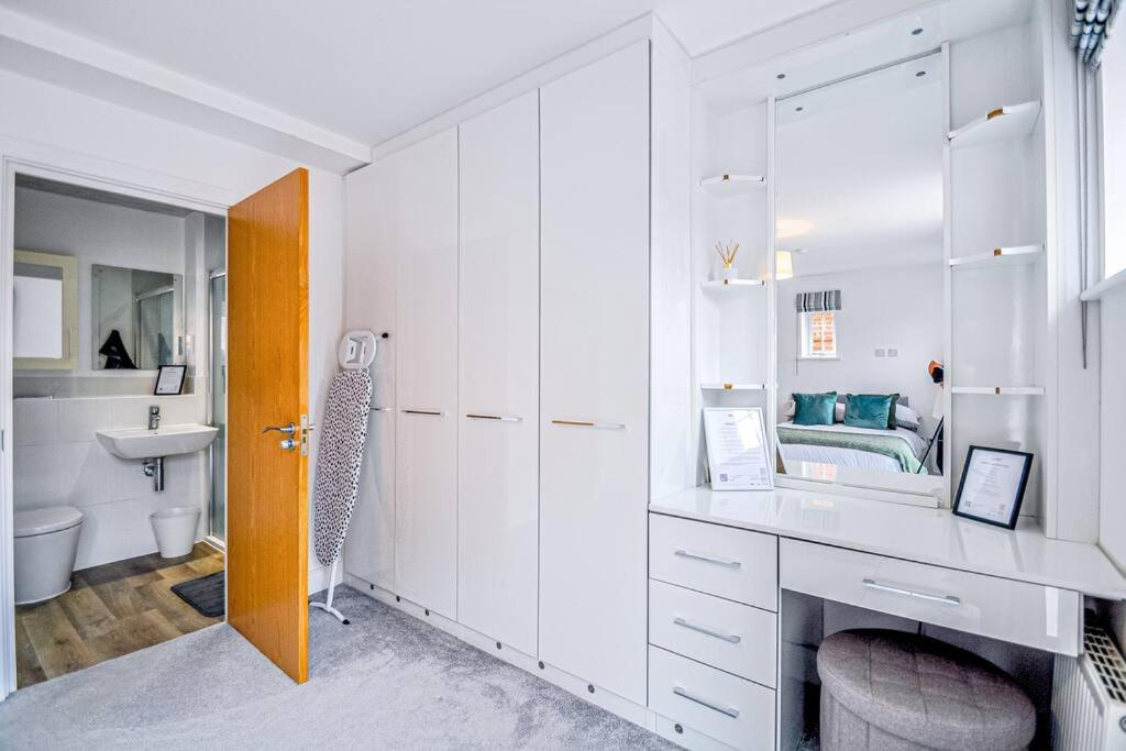 Entire House Sleeps 8 Near The River Thames Мейдънхед Екстериор снимка