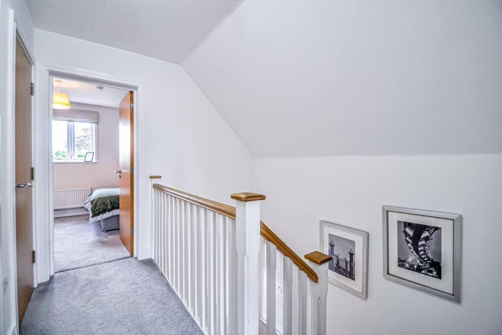 Entire House Sleeps 8 Near The River Thames Мейдънхед Екстериор снимка