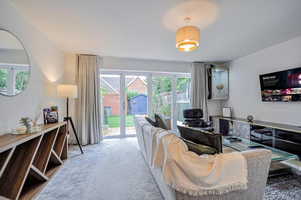 Entire House Sleeps 8 Near The River Thames Мейдънхед Екстериор снимка