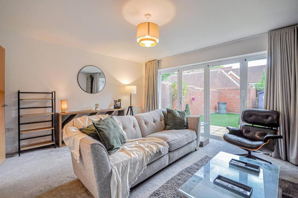 Entire House Sleeps 8 Near The River Thames Мейдънхед Екстериор снимка