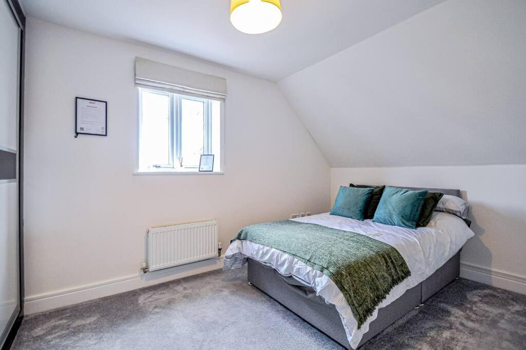 Entire House Sleeps 8 Near The River Thames Мейдънхед Екстериор снимка