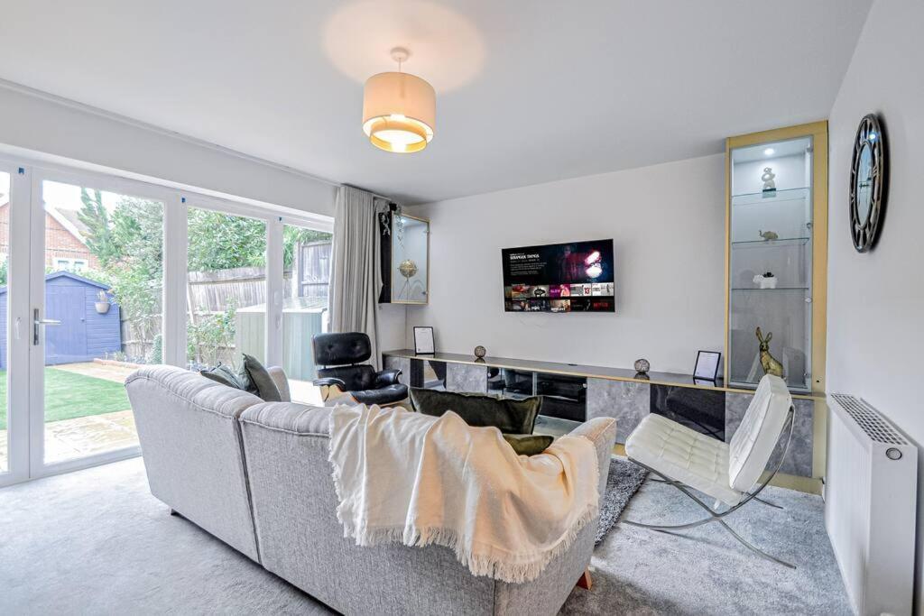 Entire House Sleeps 8 Near The River Thames Мейдънхед Екстериор снимка