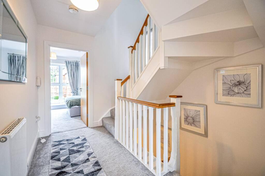 Entire House Sleeps 8 Near The River Thames Мейдънхед Екстериор снимка